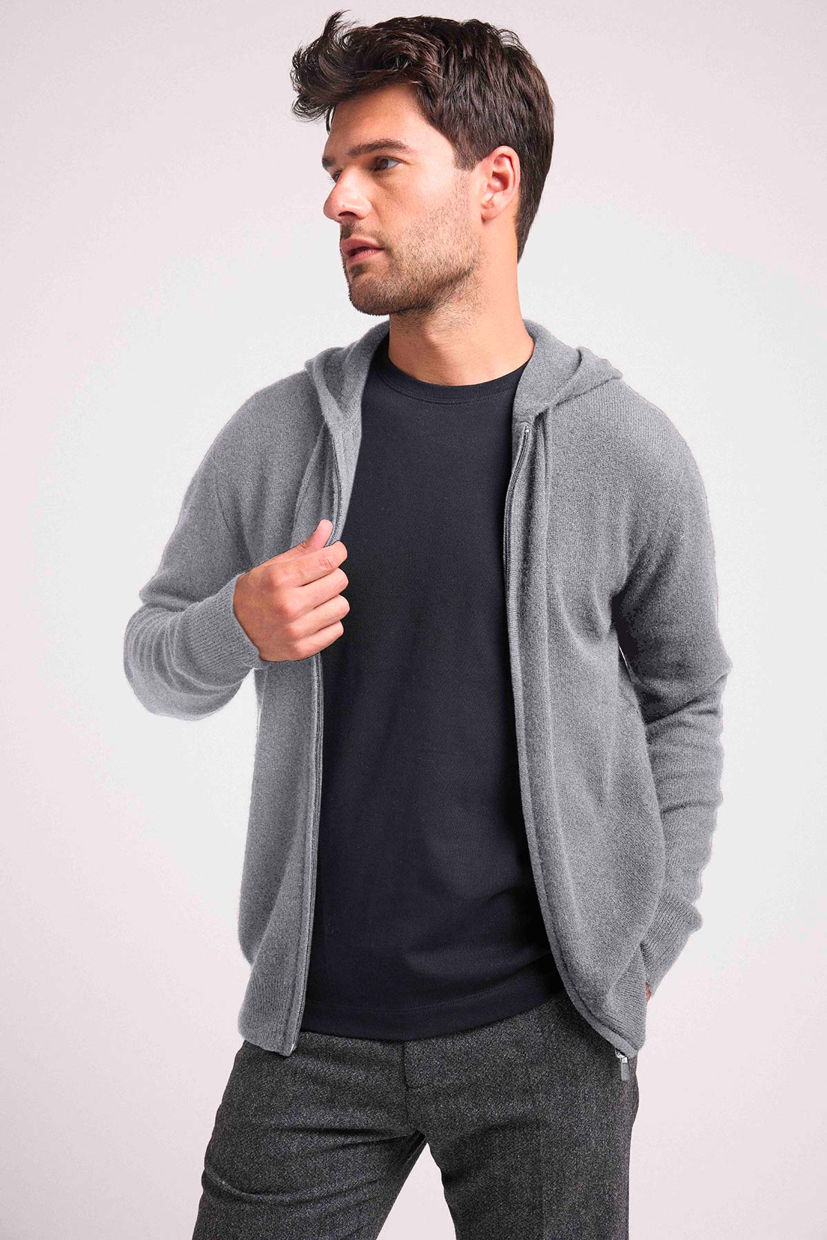 Hugo gris foncé