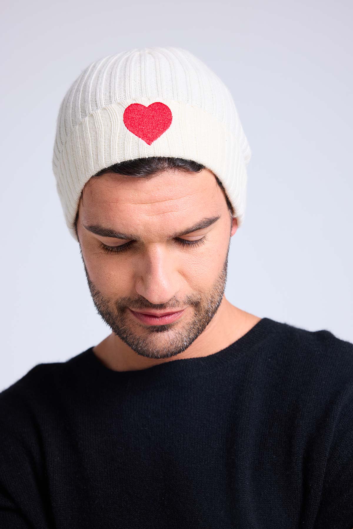 Bonnet blanc rouge