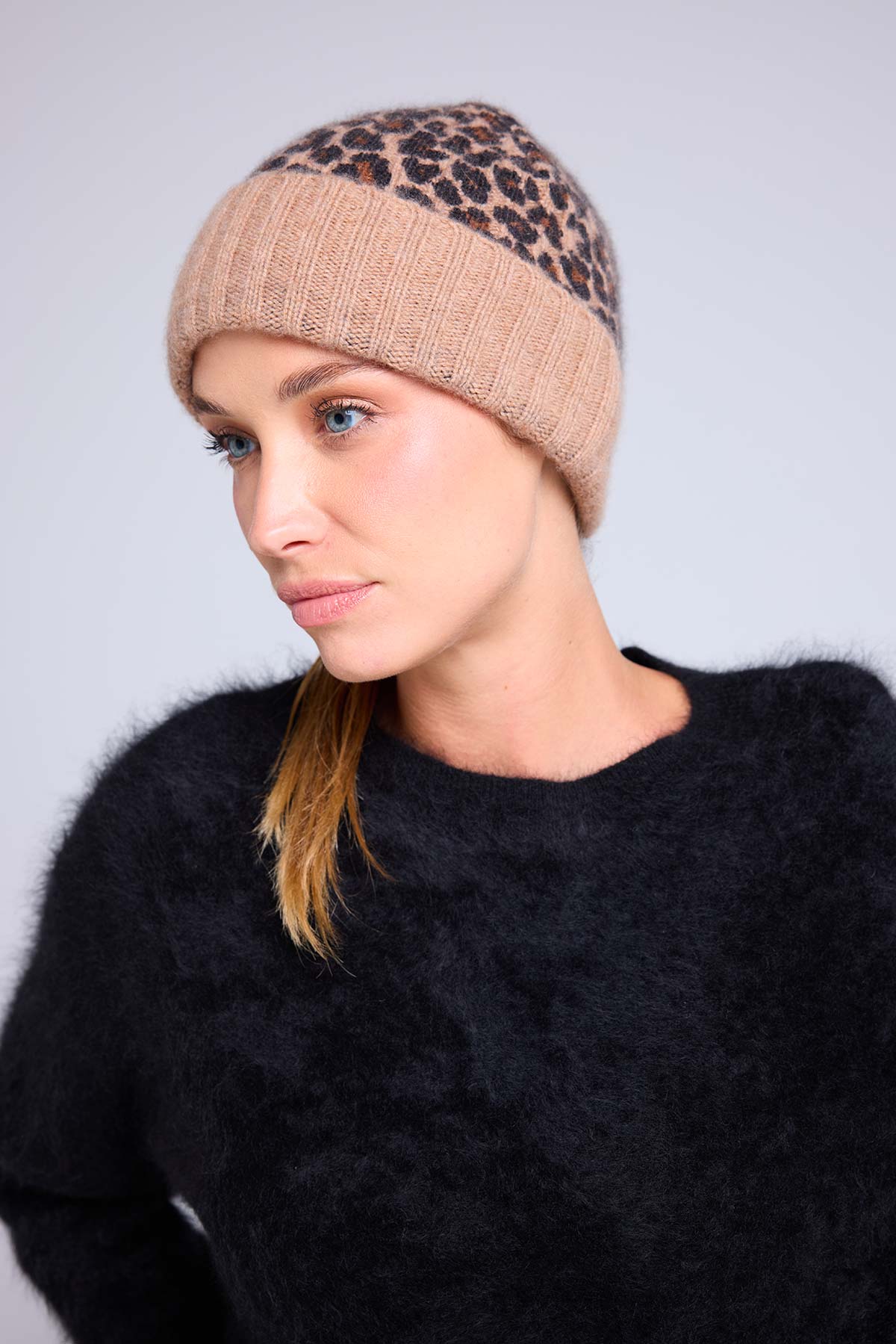 Bonnet beige léopard