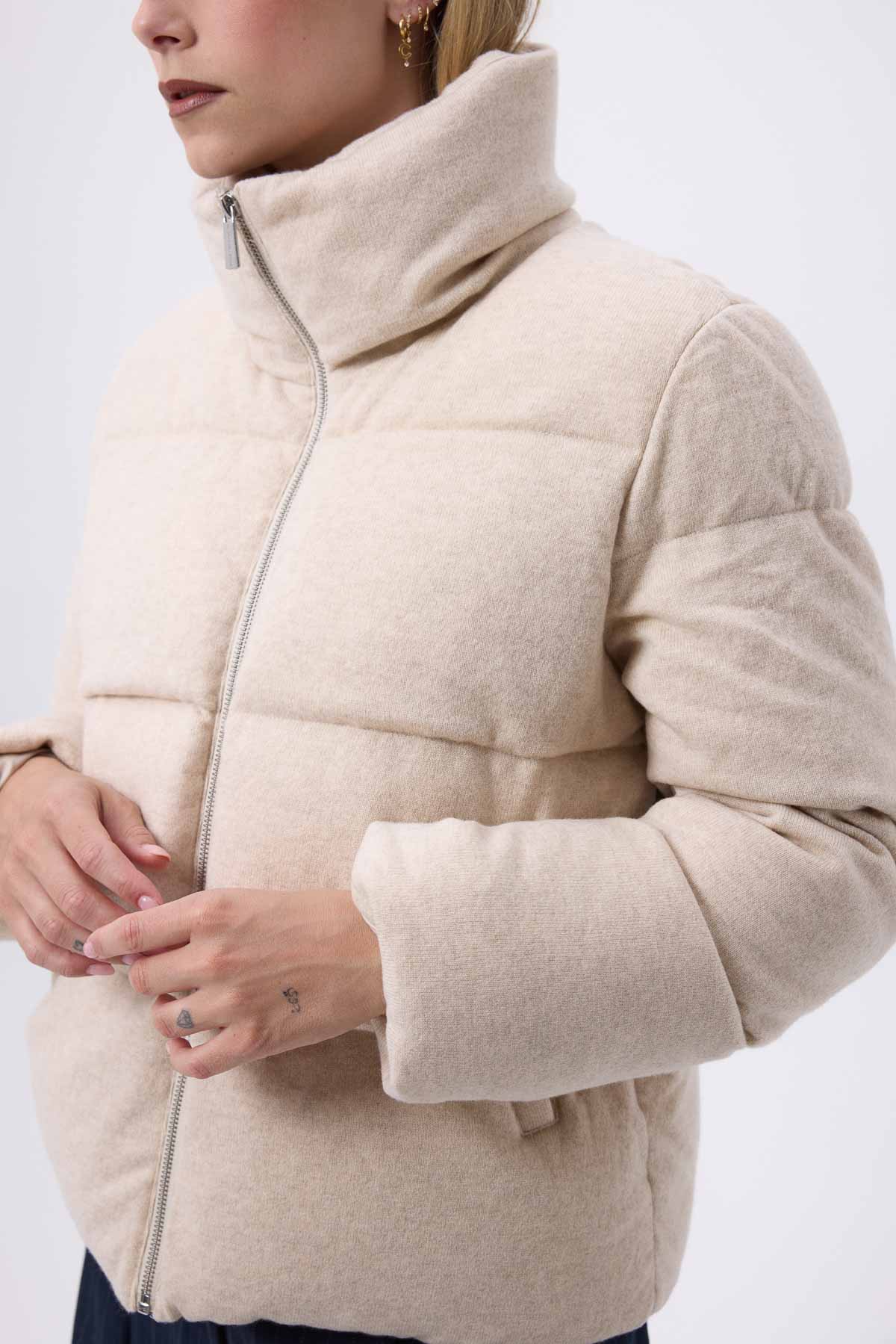 Montaigne beige
