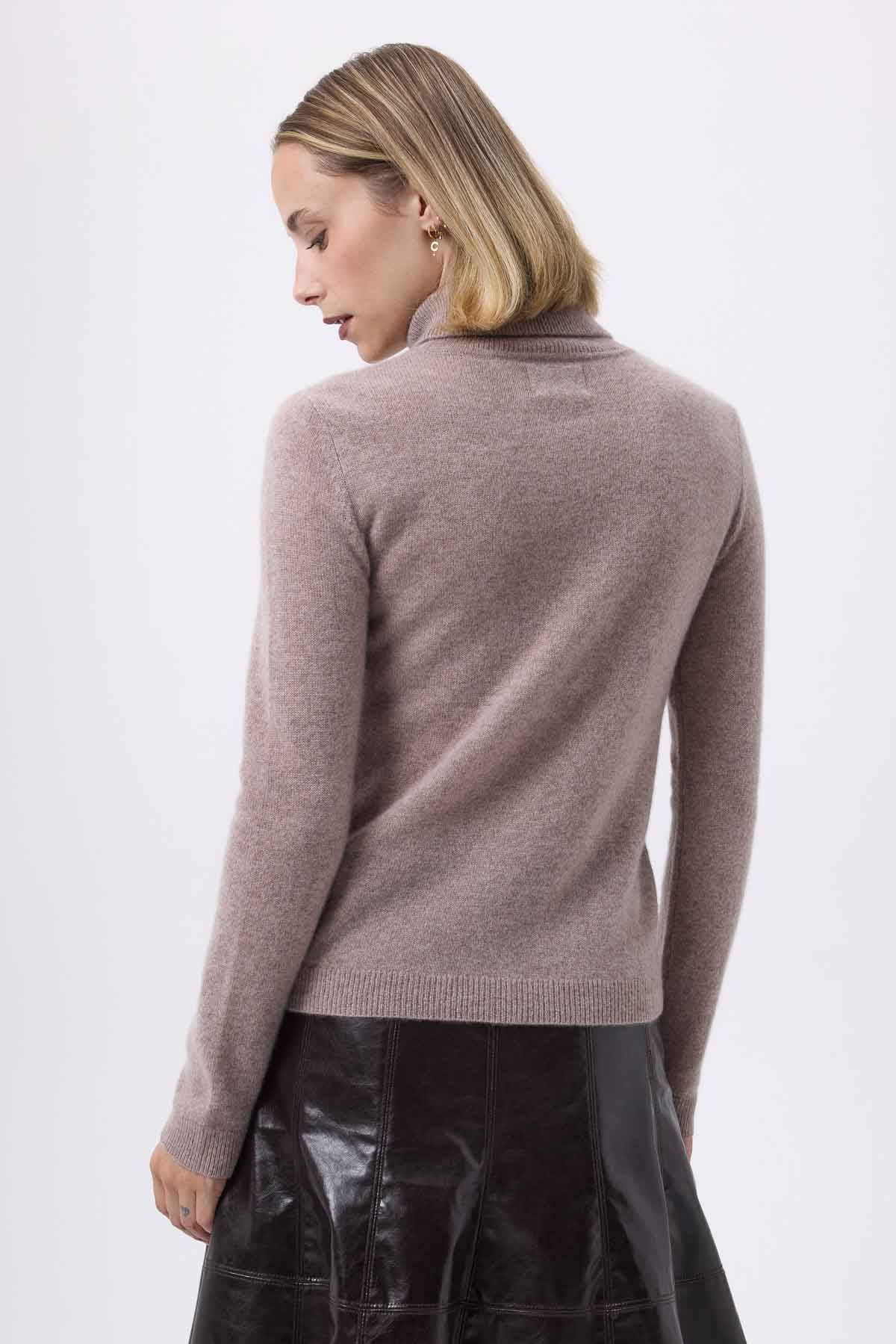 Zoe taupe