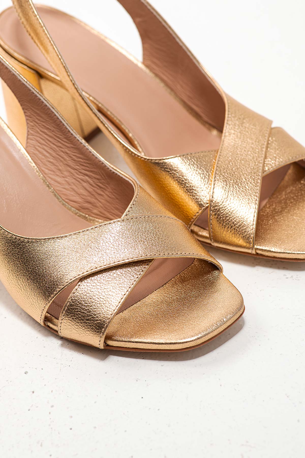 Tonya - Metallic