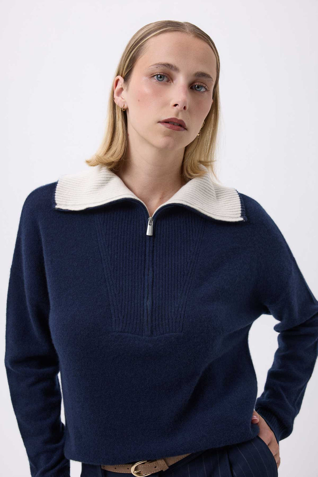 Ashka bleu marine