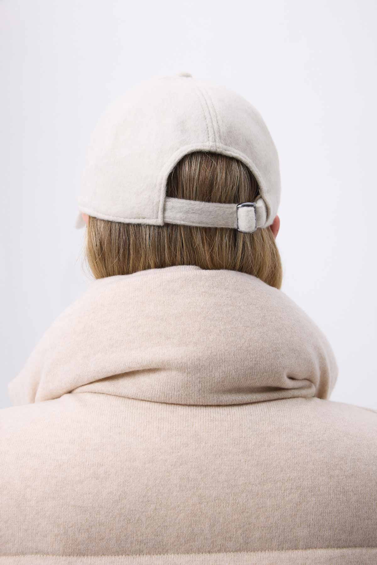 Capcwmh beige