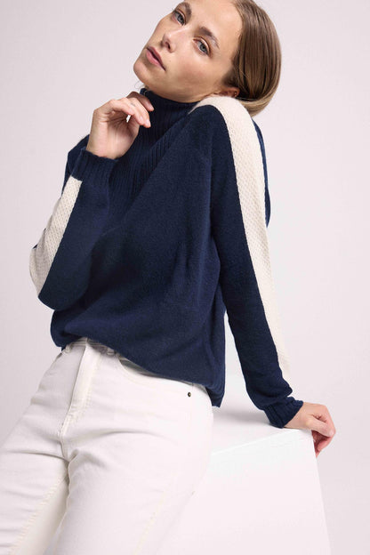 Caroline marine blanc