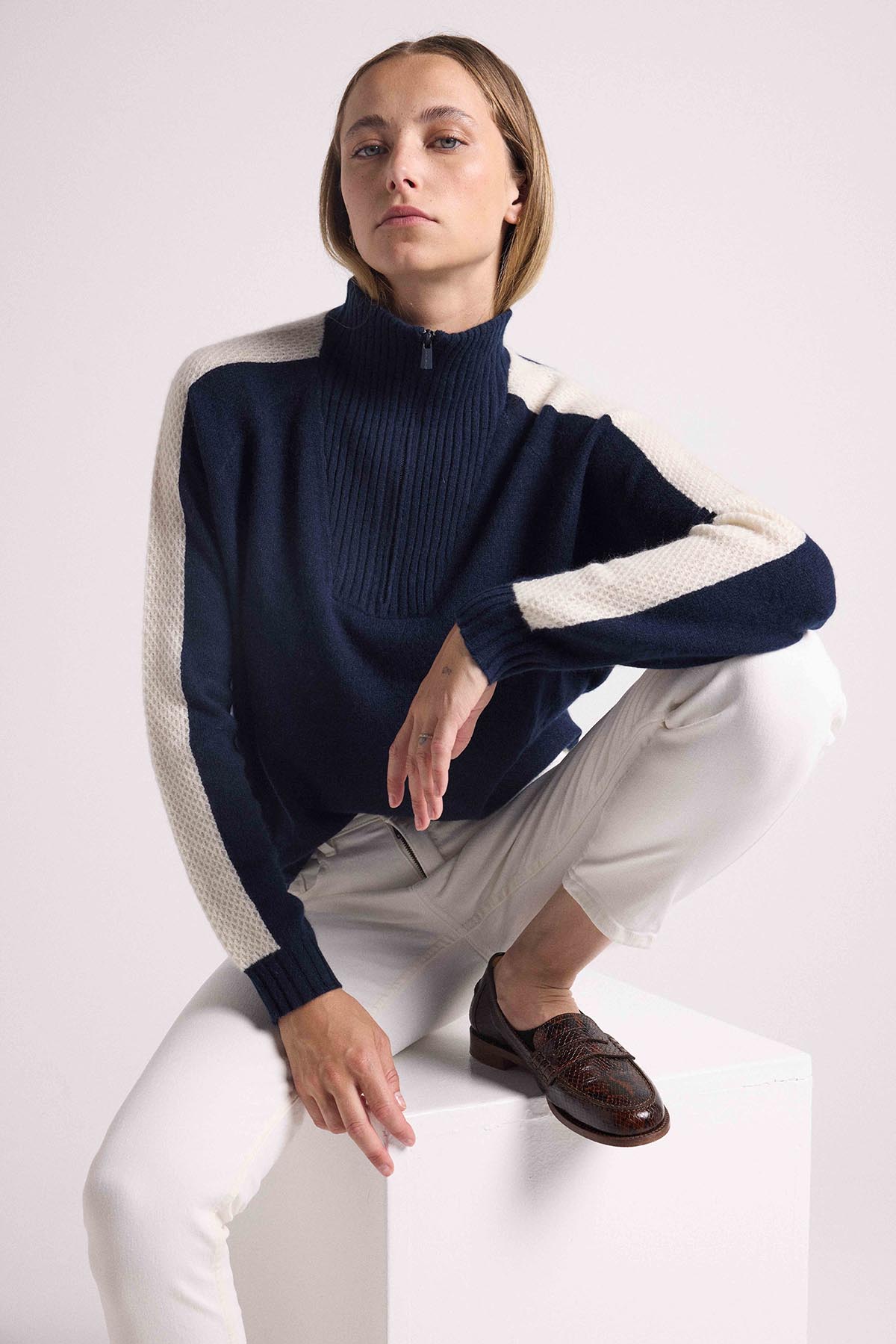 Caroline marine blanc