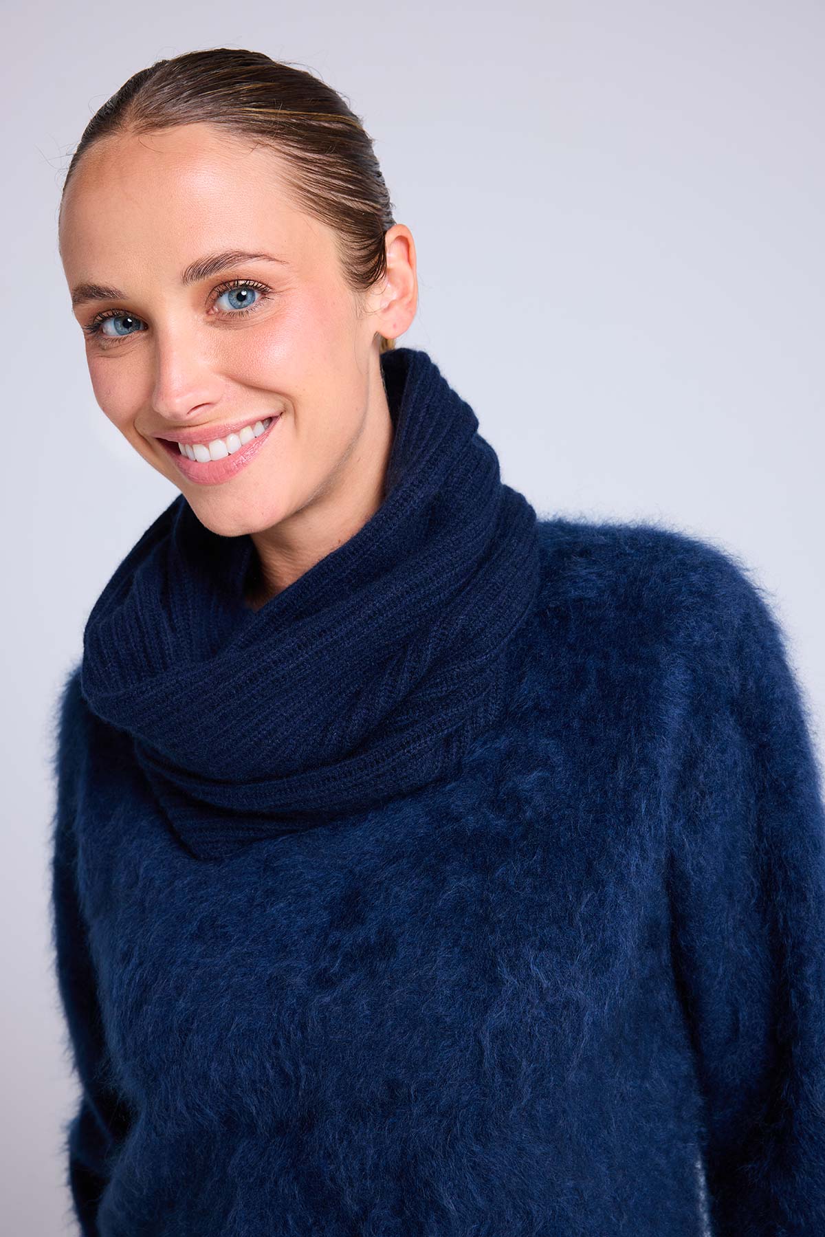 Col bleu marine