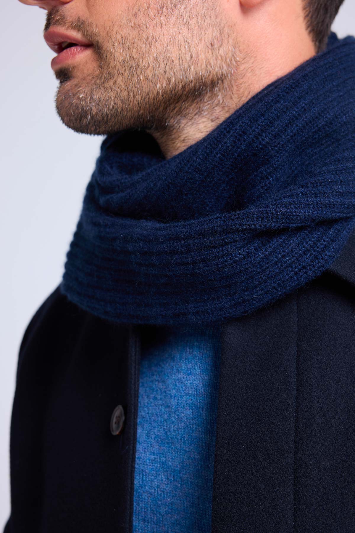 Col bleu marine
