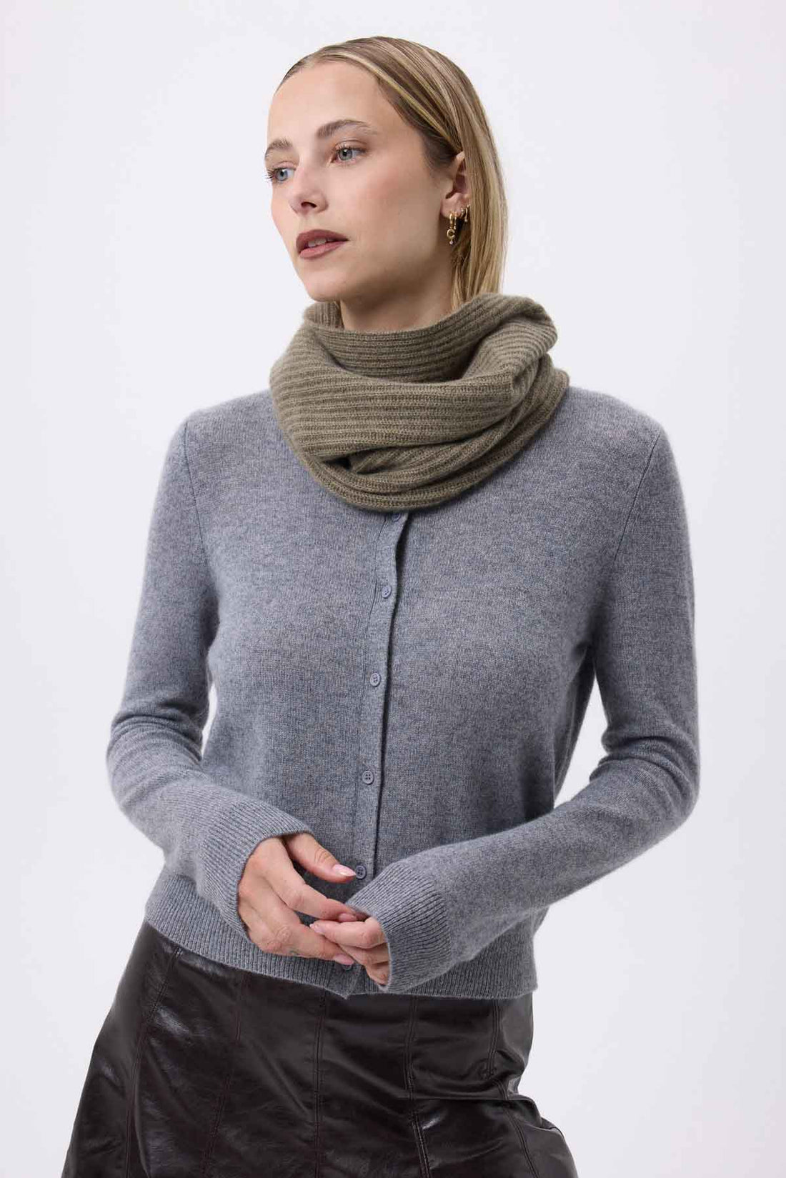 Col vert khaki