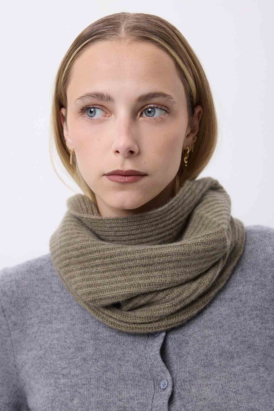 Col vert khaki