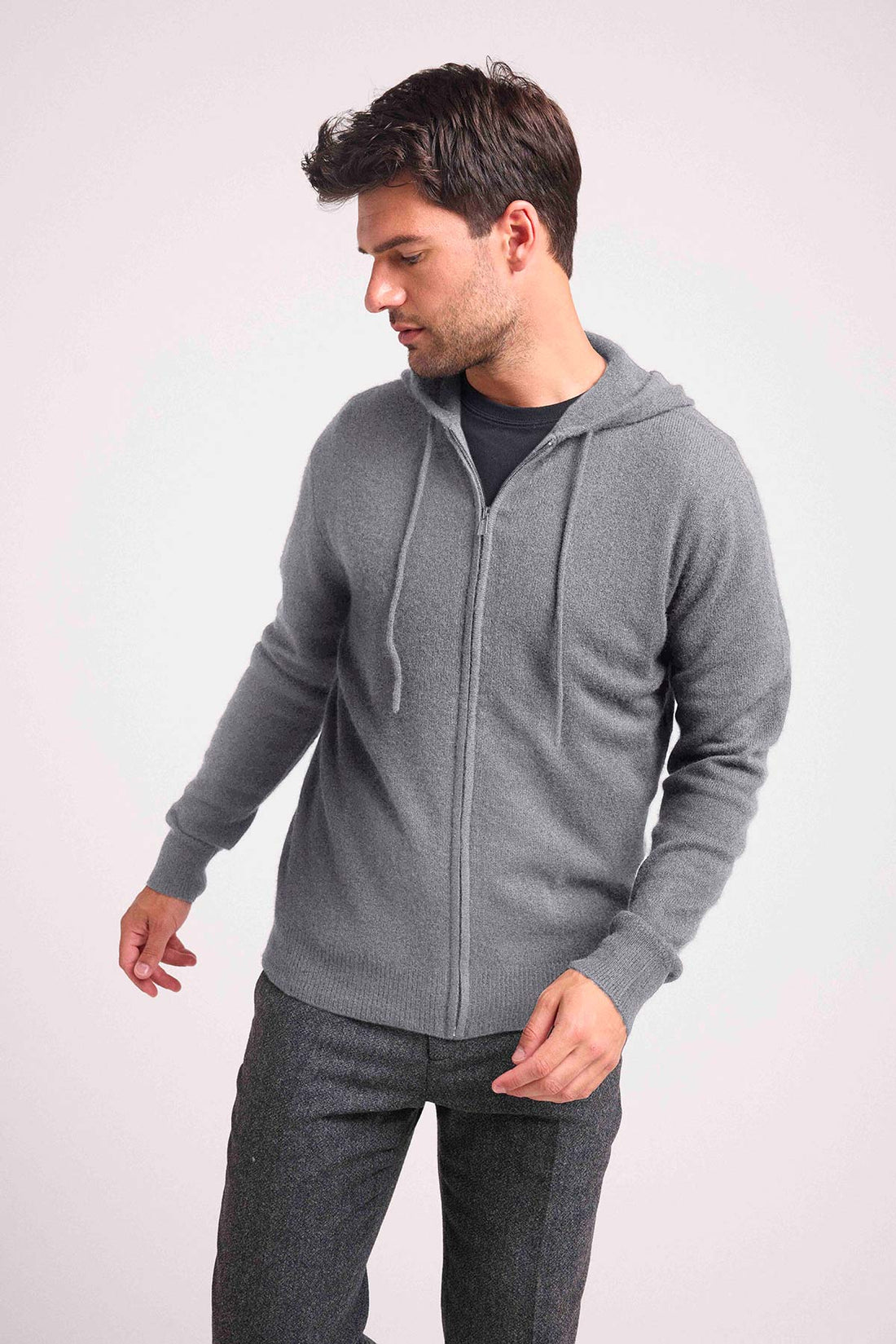 Hugo gris foncé