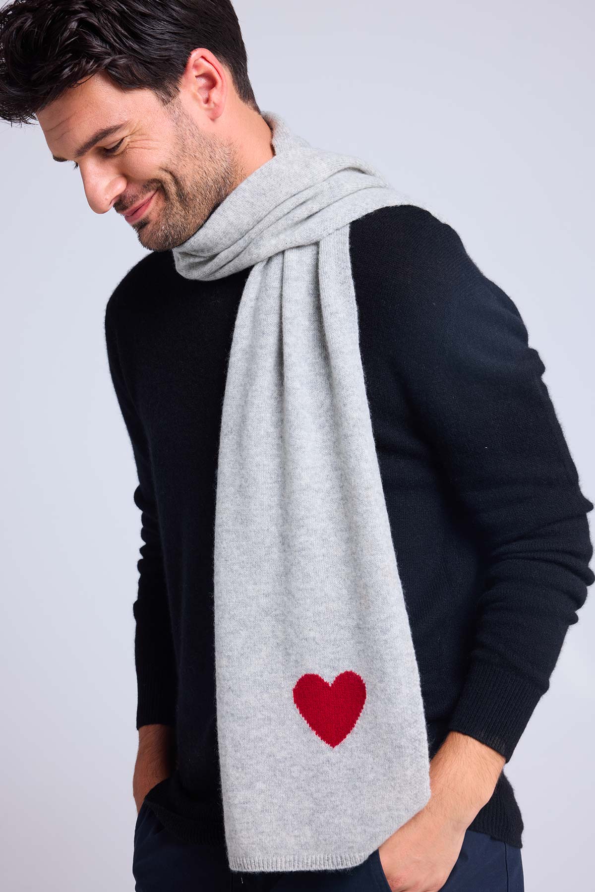Echarpe gris clair rouge
