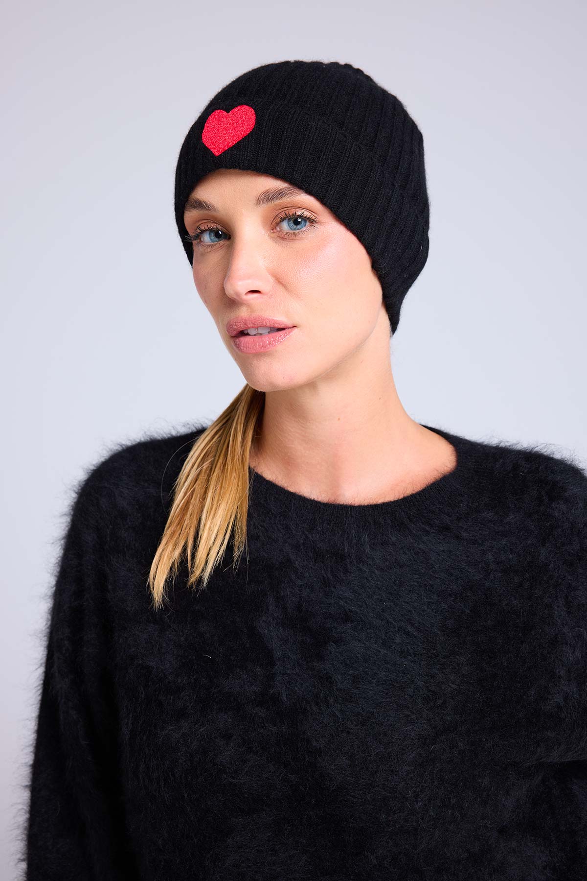 Bonnet noir rouge