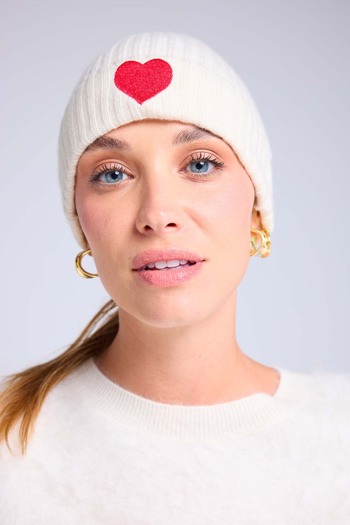 Bonnet blanc rouge