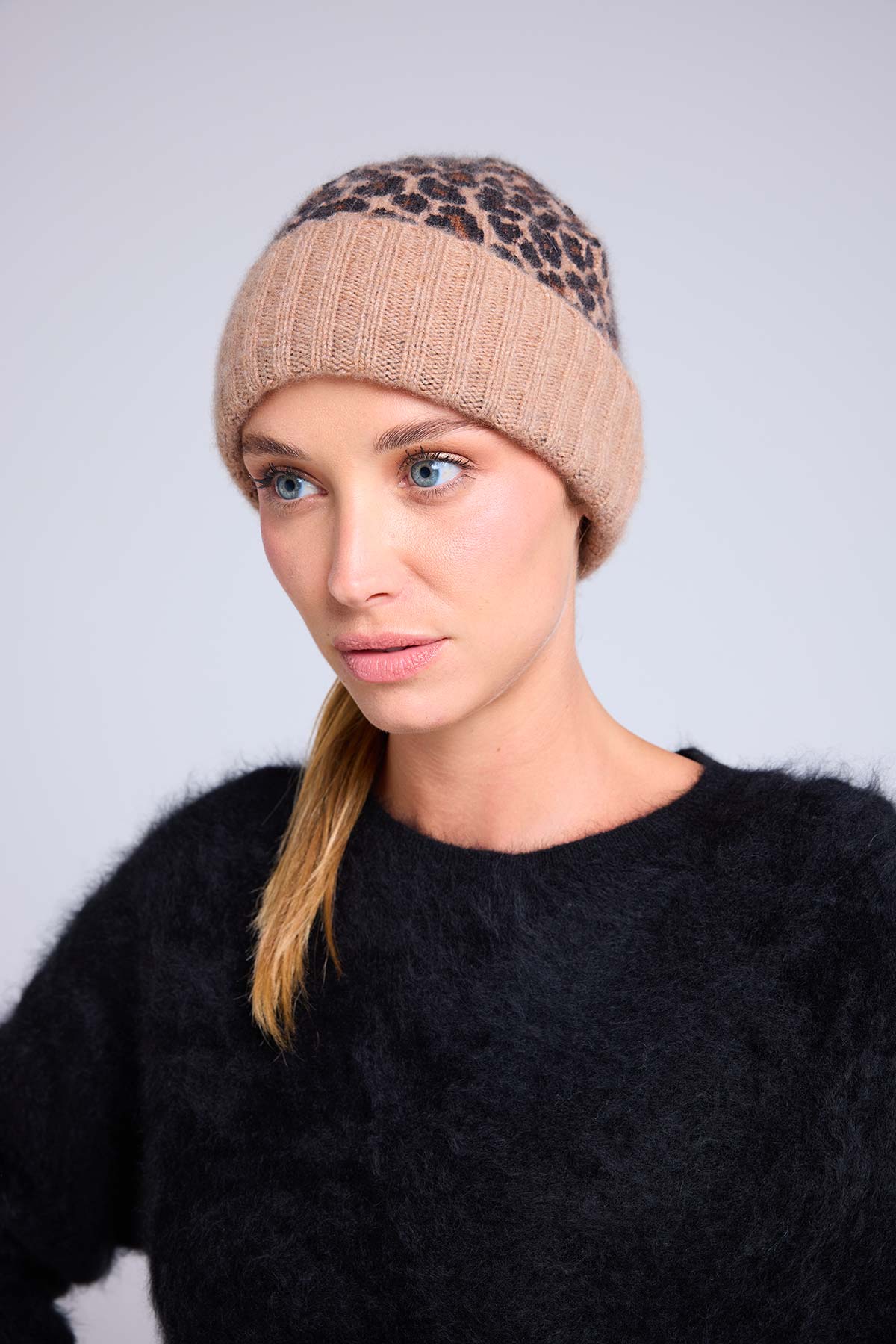 Bonnet beige léopard