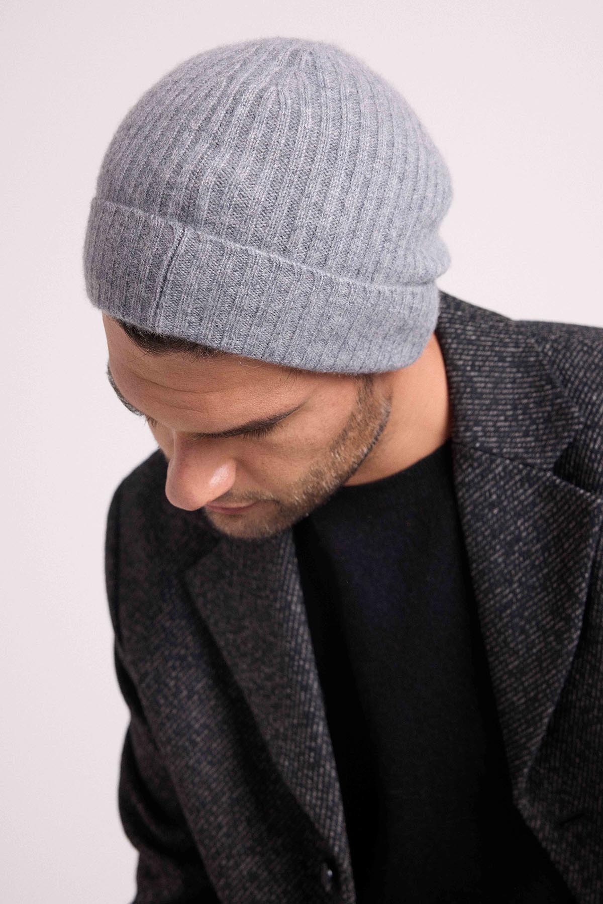 Bonnet gris foncé