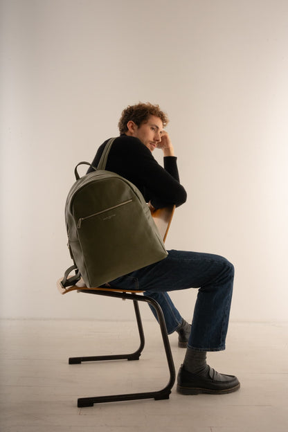 Jonas Vert Olive