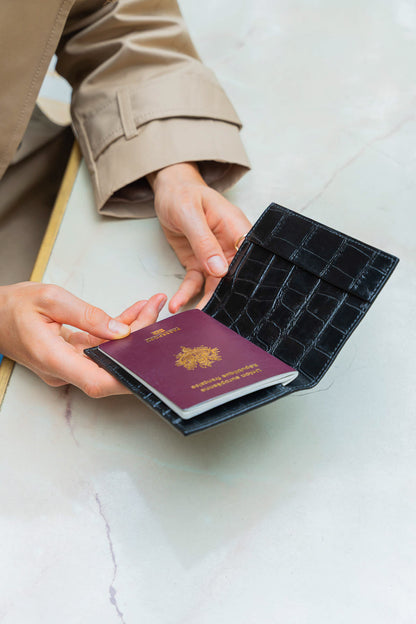 Porte passeport - Vesper Croco Noir