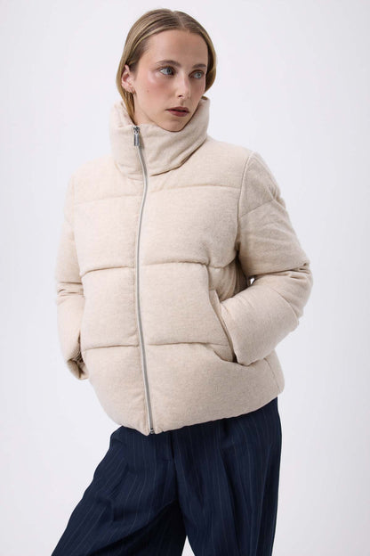Montaigne beige