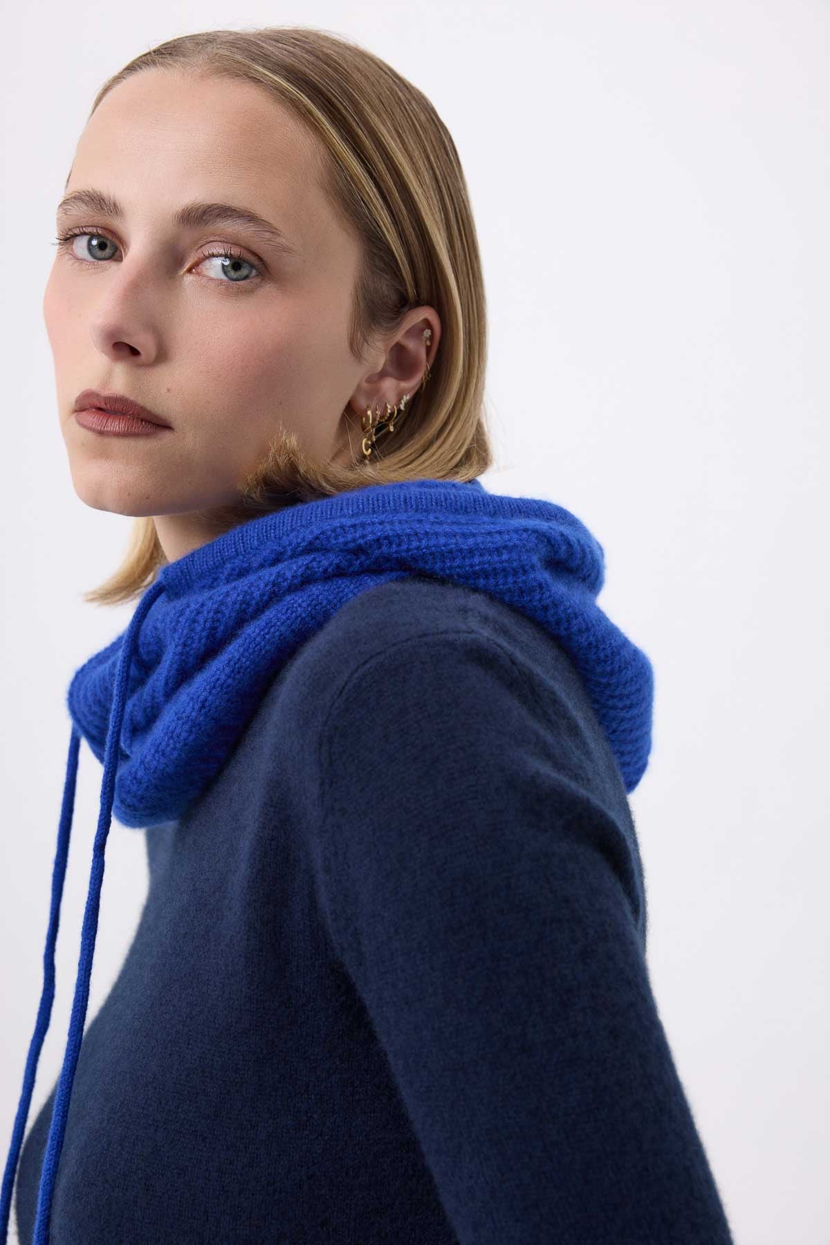 Tessa bleu roi