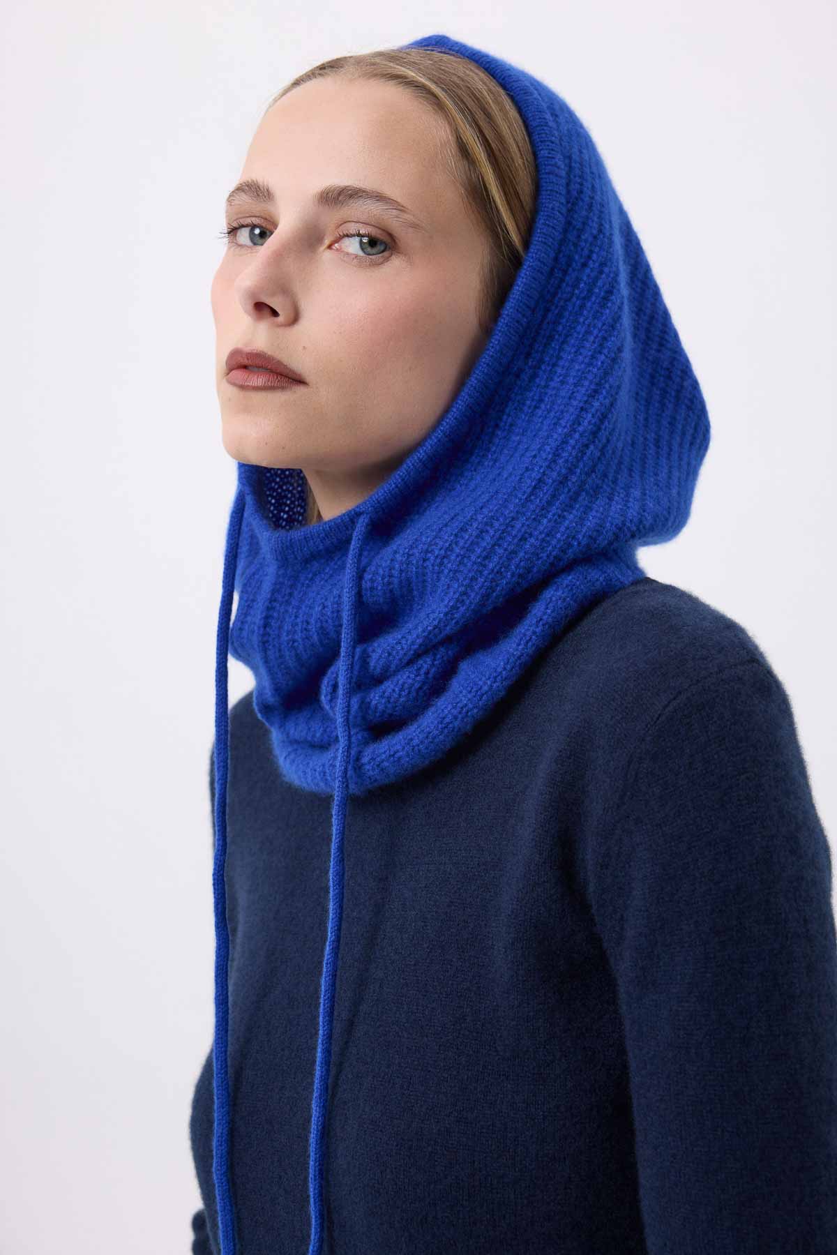 Tessa bleu roi