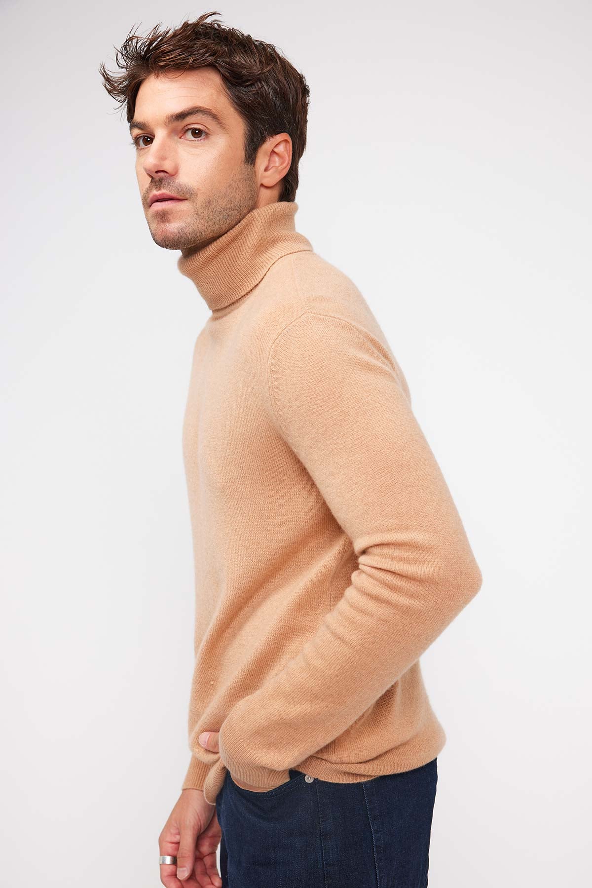 Zachary beige