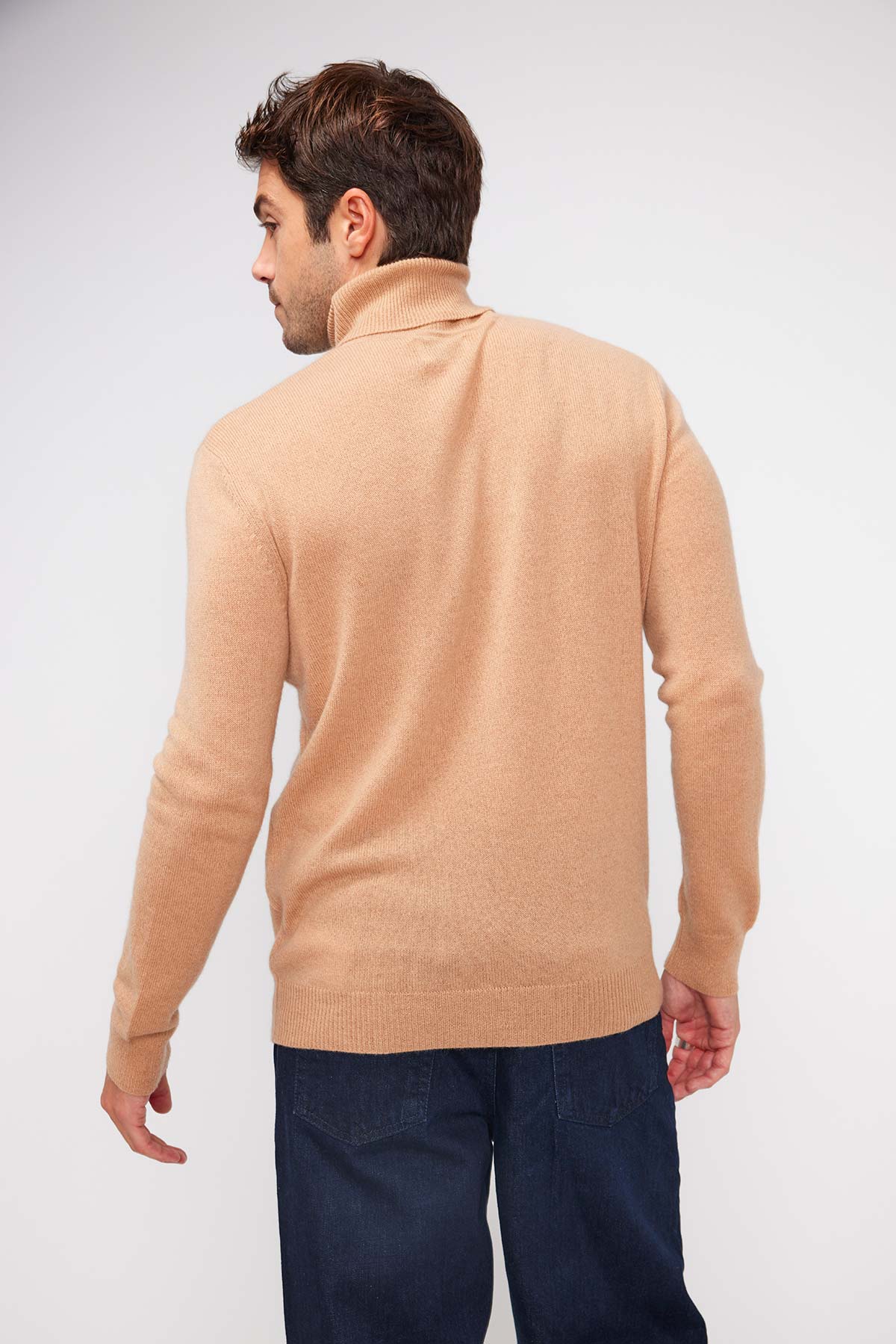 Zachary beige