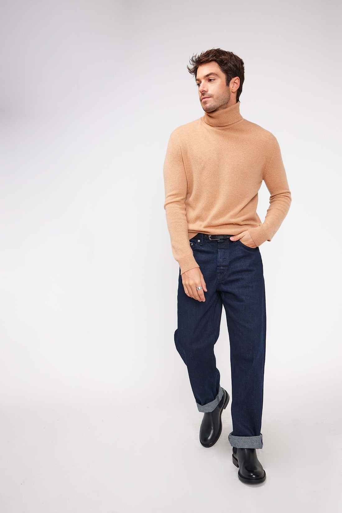 Zachary beige