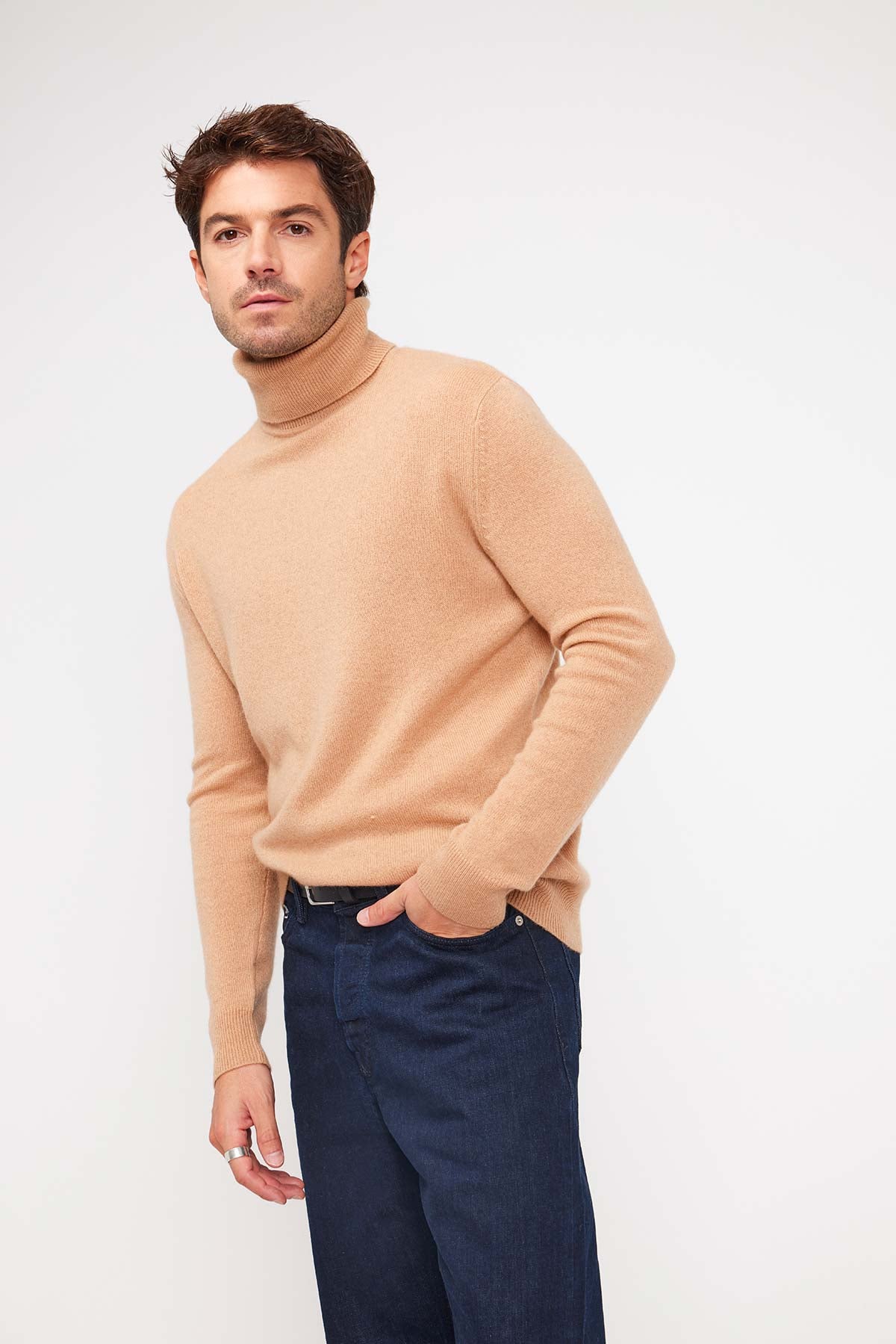 Zachary beige