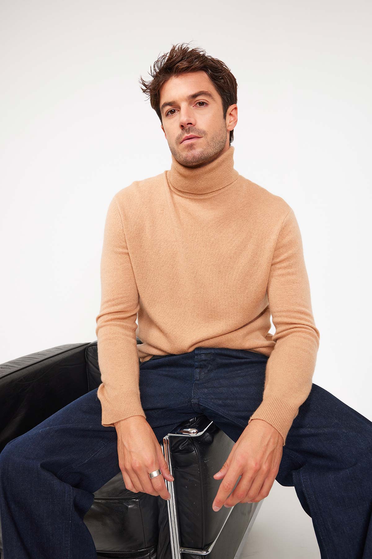 Zachary beige