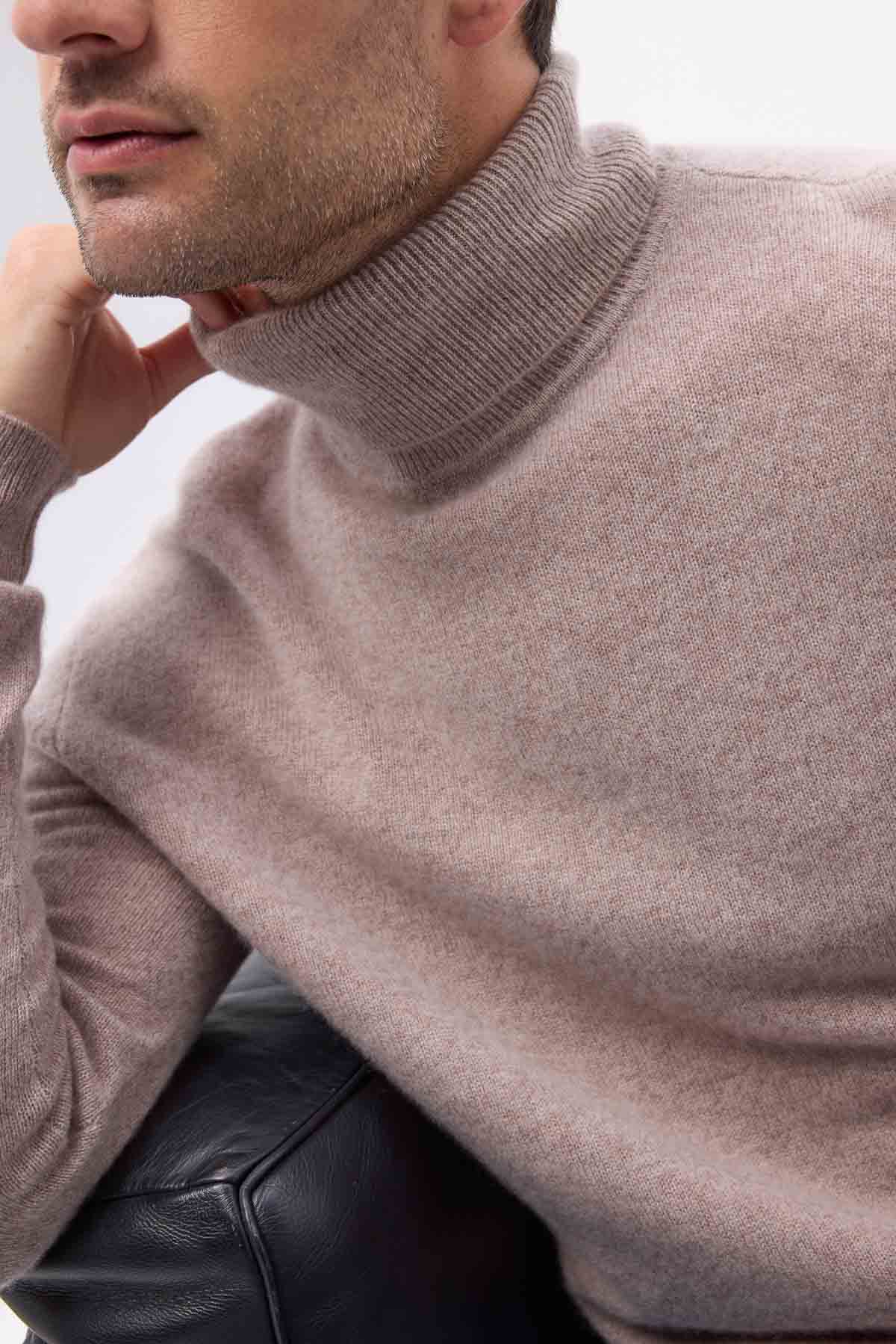 Zachary taupe