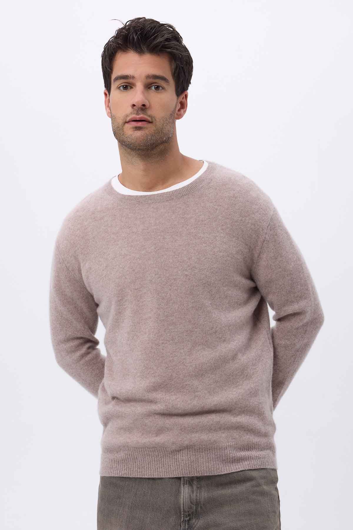 Zach taupe