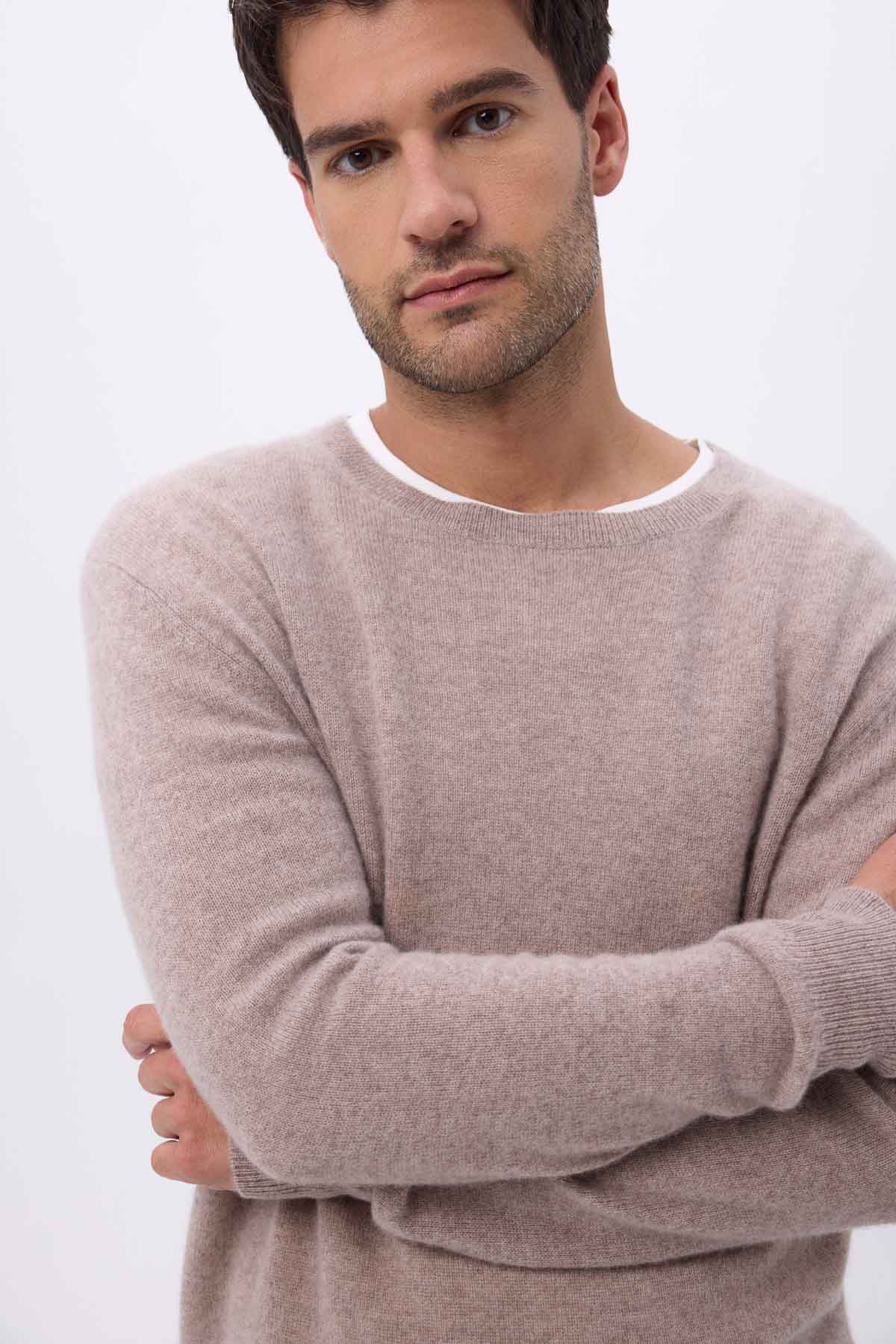 Zach taupe