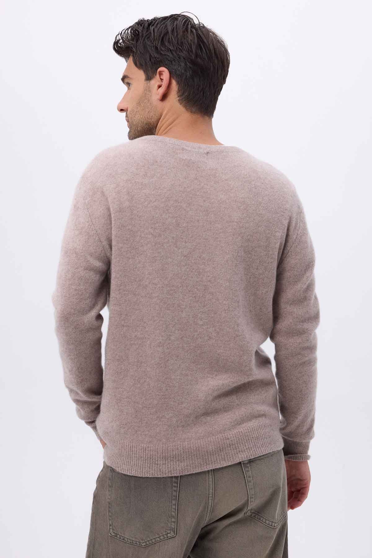 Zach taupe