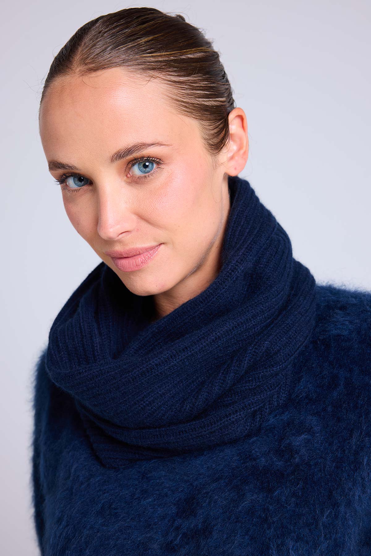 Col bleu marine