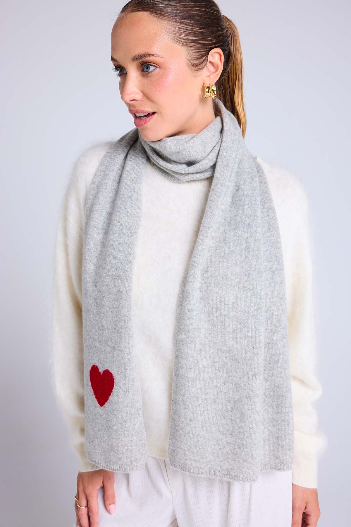 Echarpe gris clair rouge