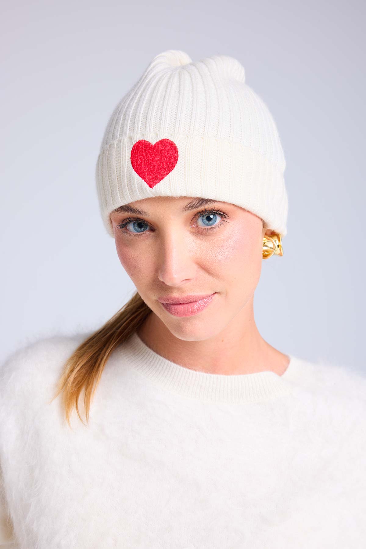 Bonnet blanc rouge