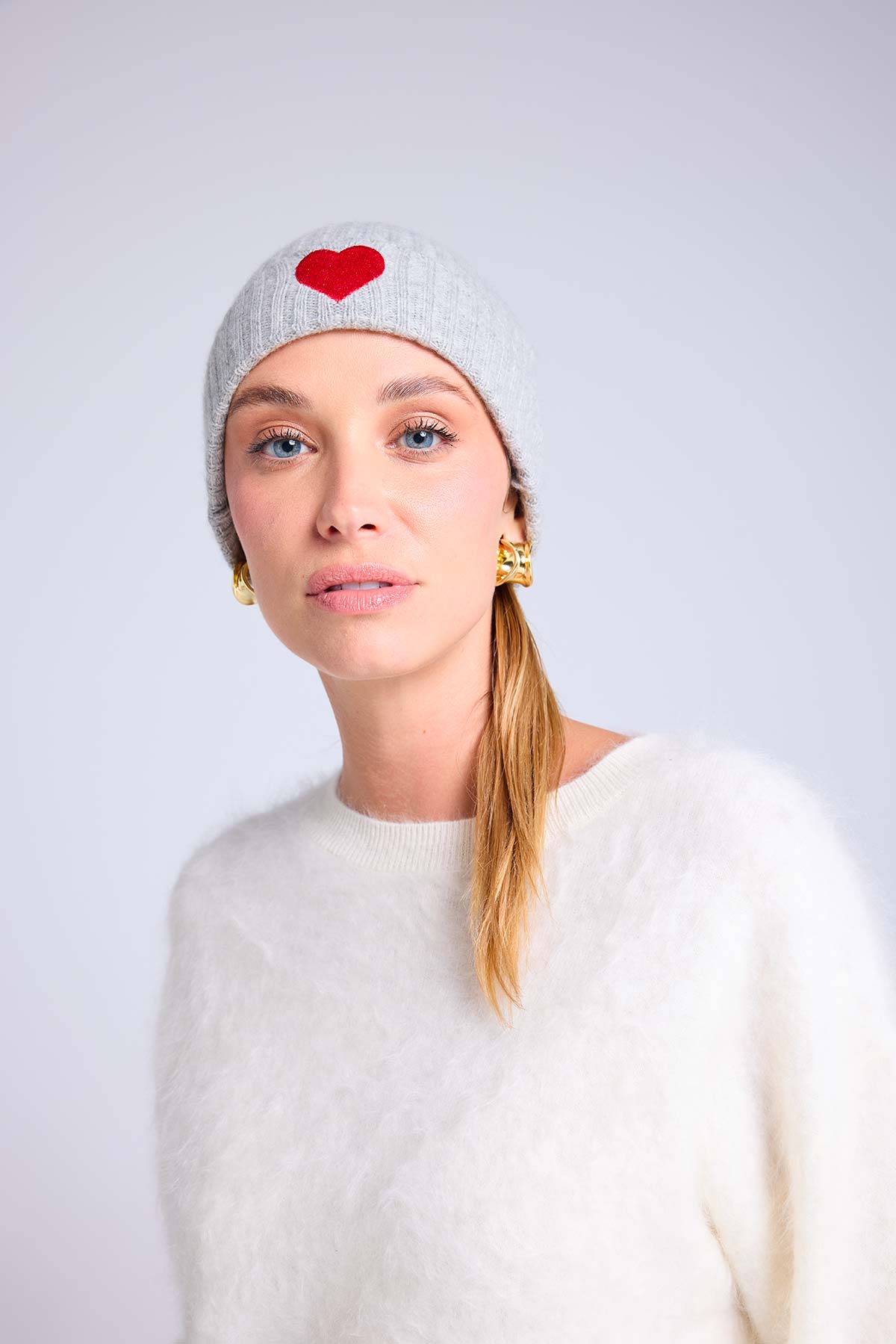Bonnet gris clair rouge